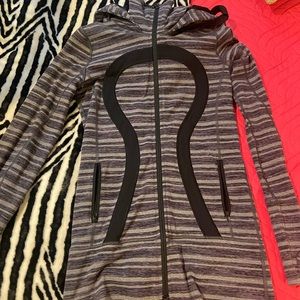 Lululemon jacket zipper stripe